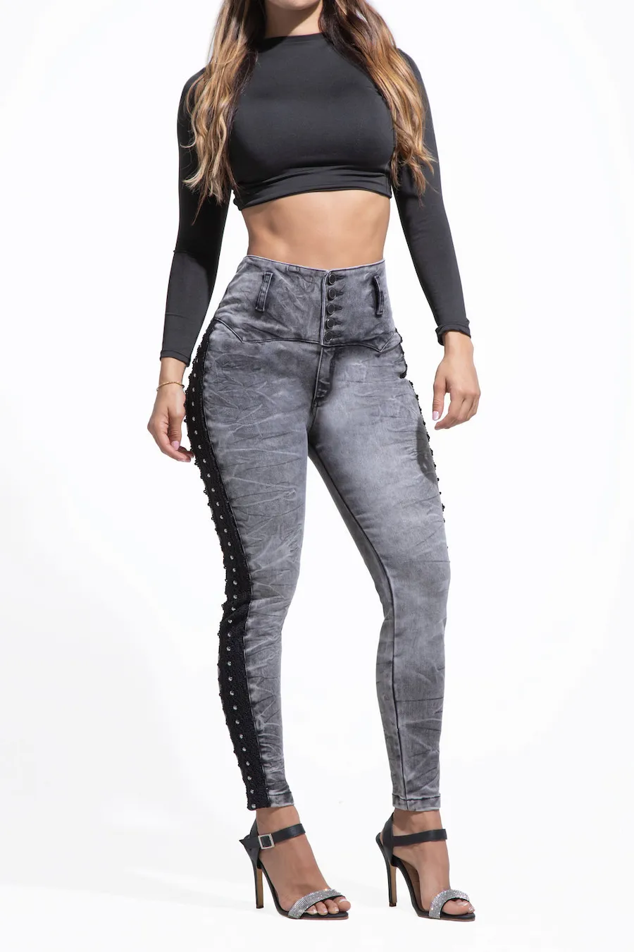 Jean colombiano gris levanta cola con encaje y cristales vista frontal Ref. 90733